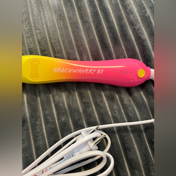 Beachwaver B1 Curling Iron - Yellow and Pink - Picture 2 of 4